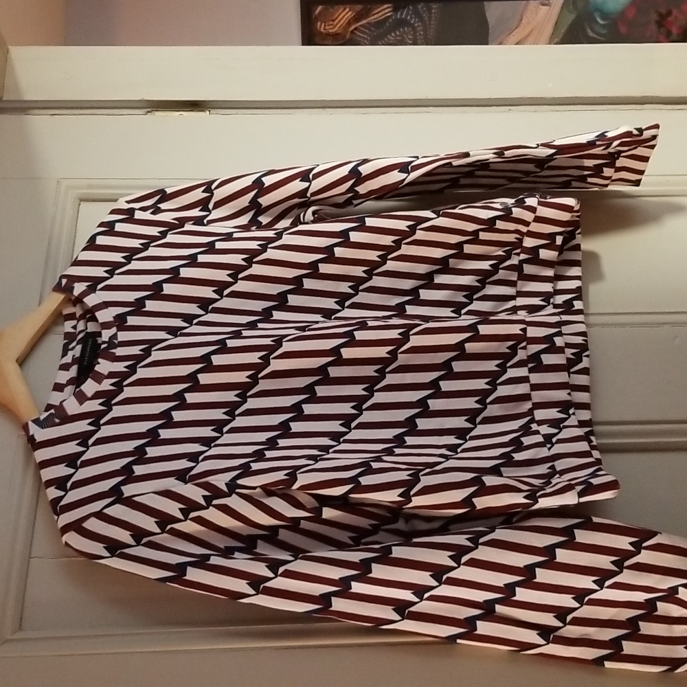 Sweater/ shirt, size large